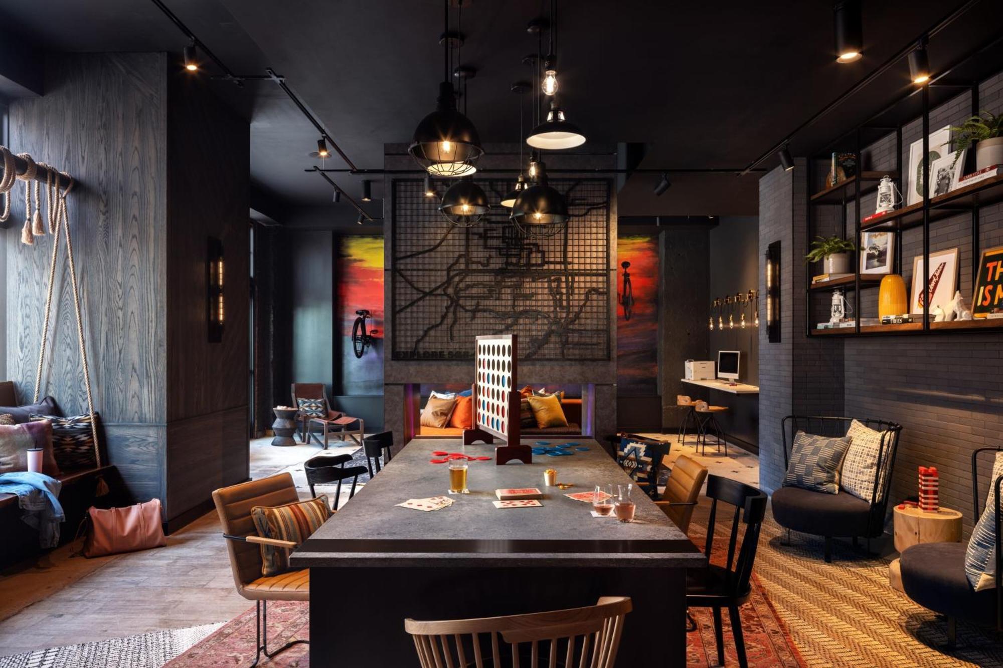 Отель Moxy Springfield Downtown Экстерьер фото