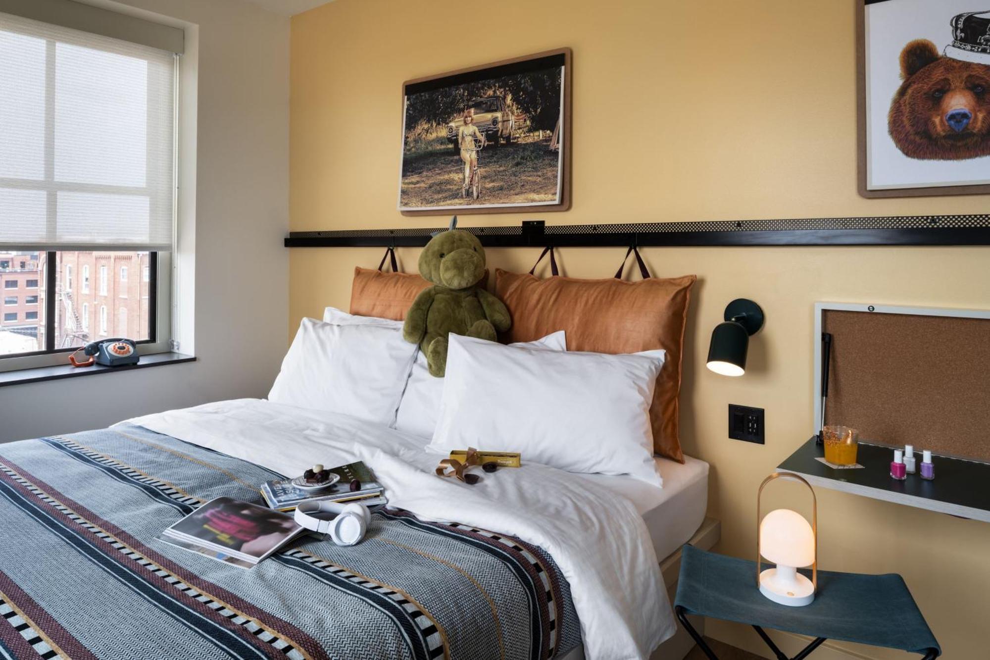 Отель Moxy Springfield Downtown Экстерьер фото