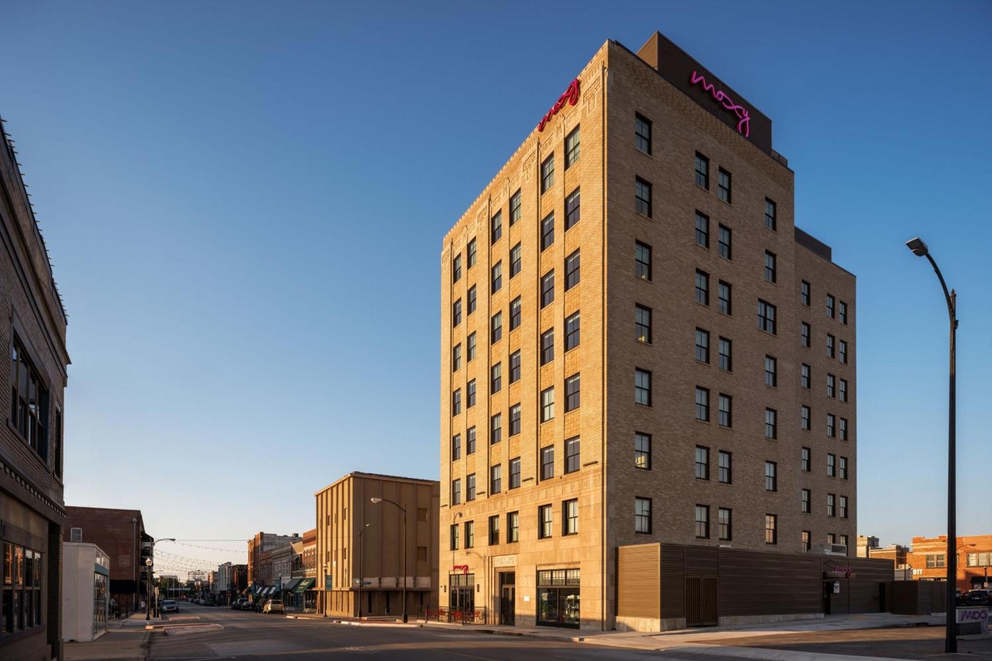 Отель Moxy Springfield Downtown Экстерьер фото
