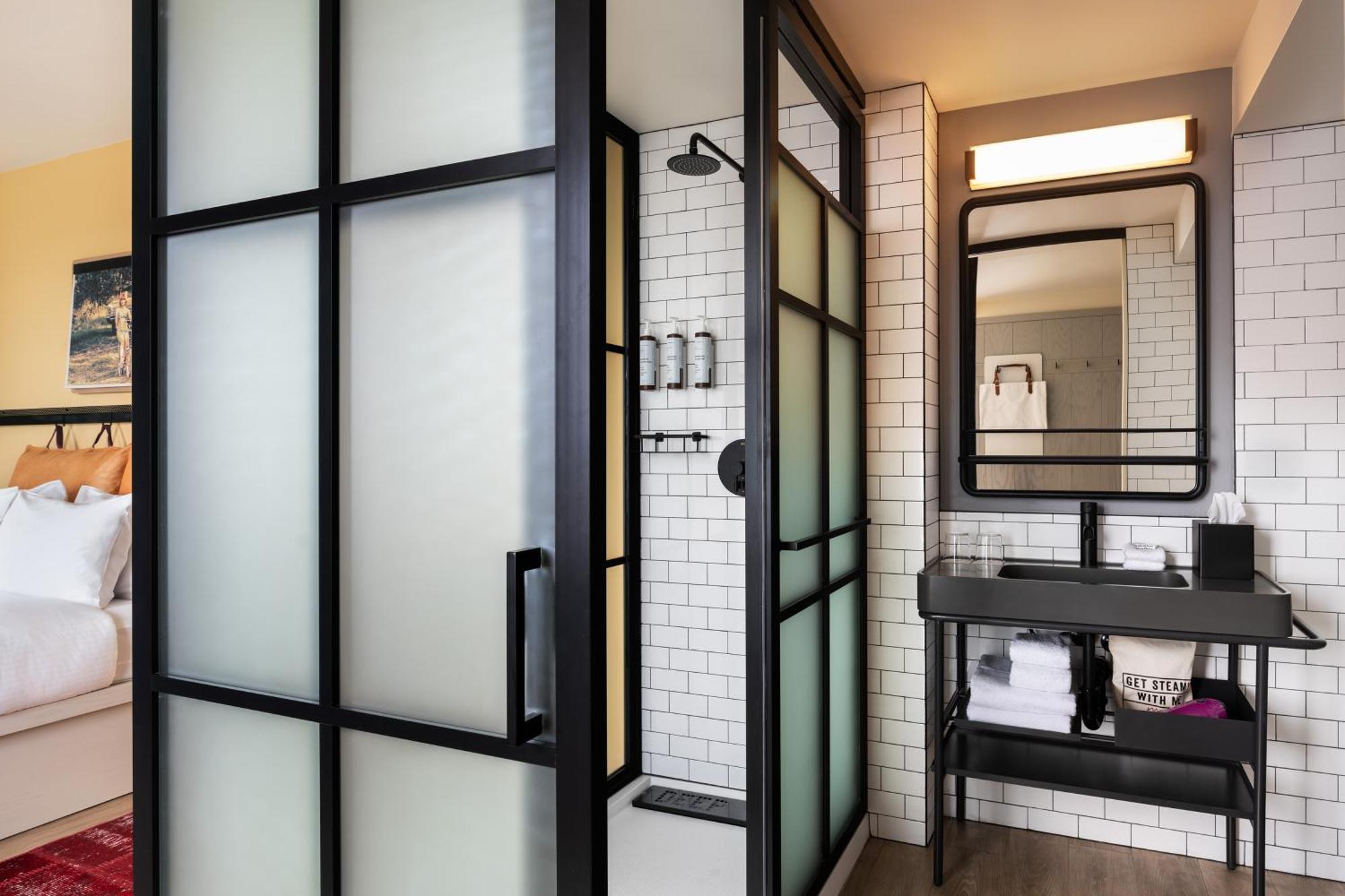 Отель Moxy Springfield Downtown Экстерьер фото