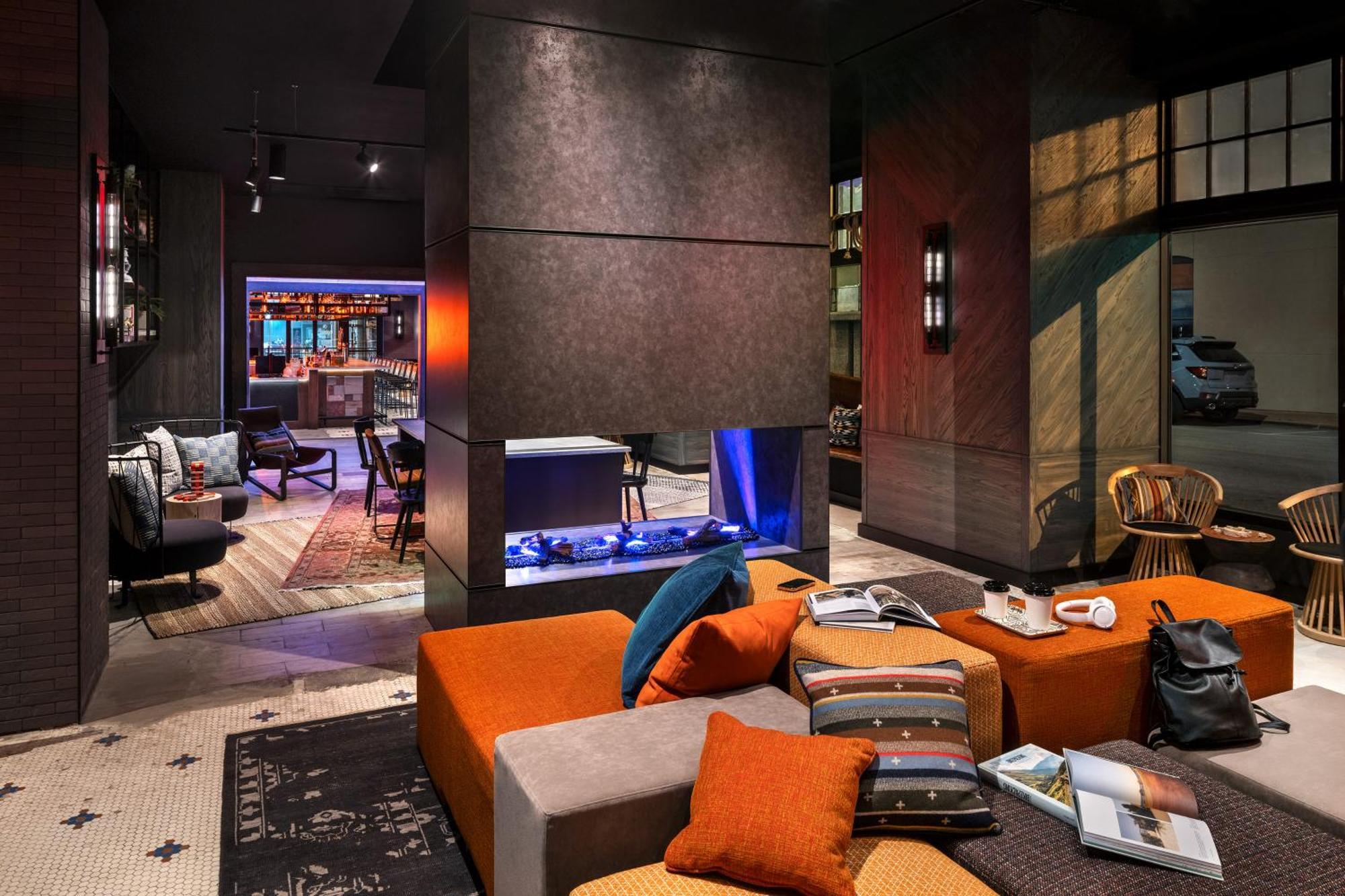 Отель Moxy Springfield Downtown Экстерьер фото