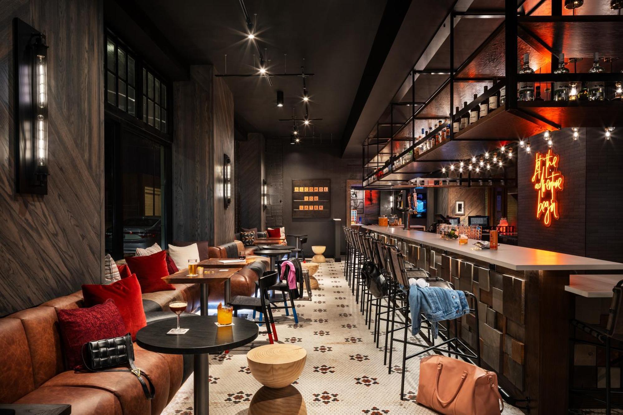 Отель Moxy Springfield Downtown Экстерьер фото