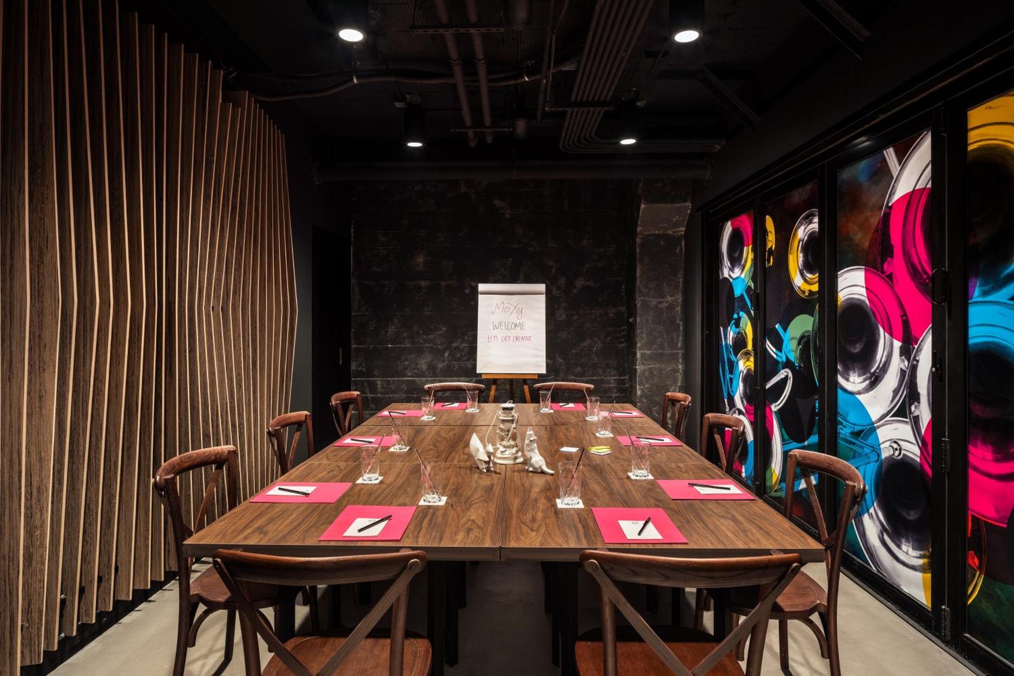 Отель Moxy Springfield Downtown Экстерьер фото